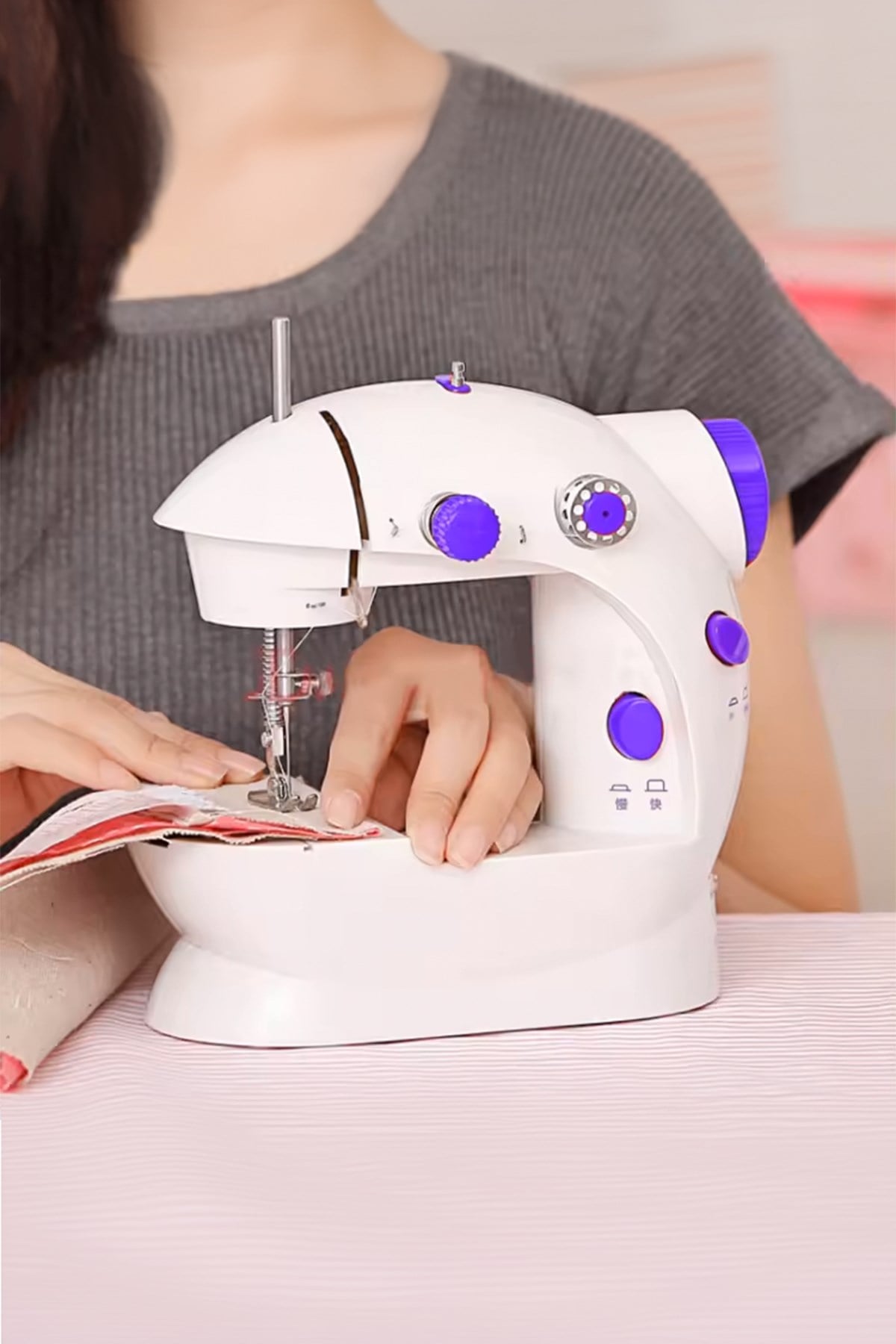 Mini ev tipi dikiş makinası