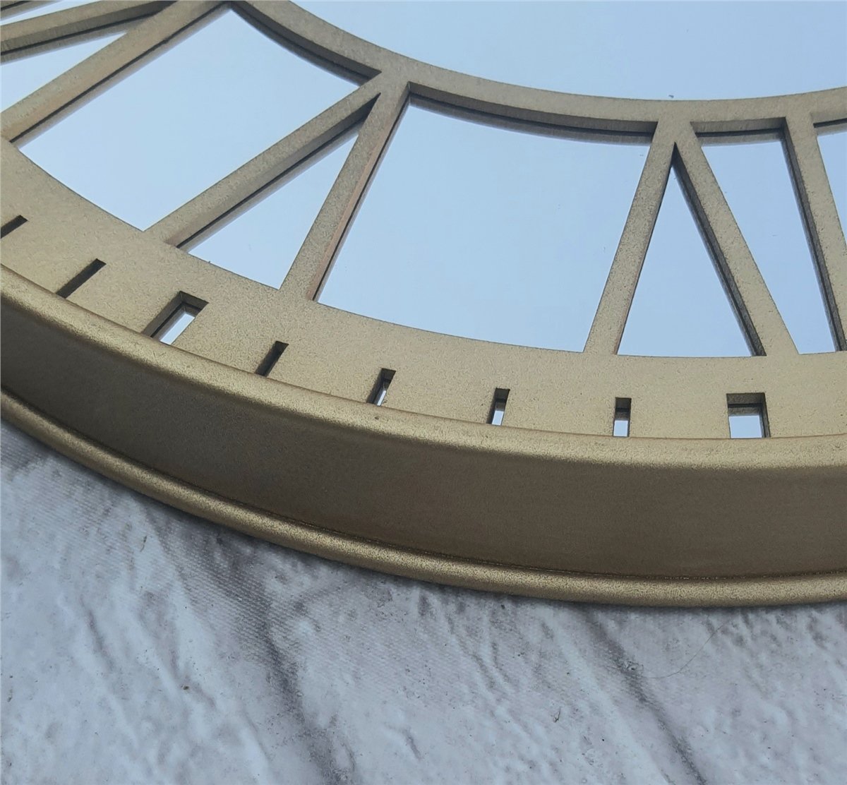 Markakanvas Altın (GOLD) Renk Metal Kasalı Aynalı Duvar Saati Çap 40 cm - Çap 50 cm
