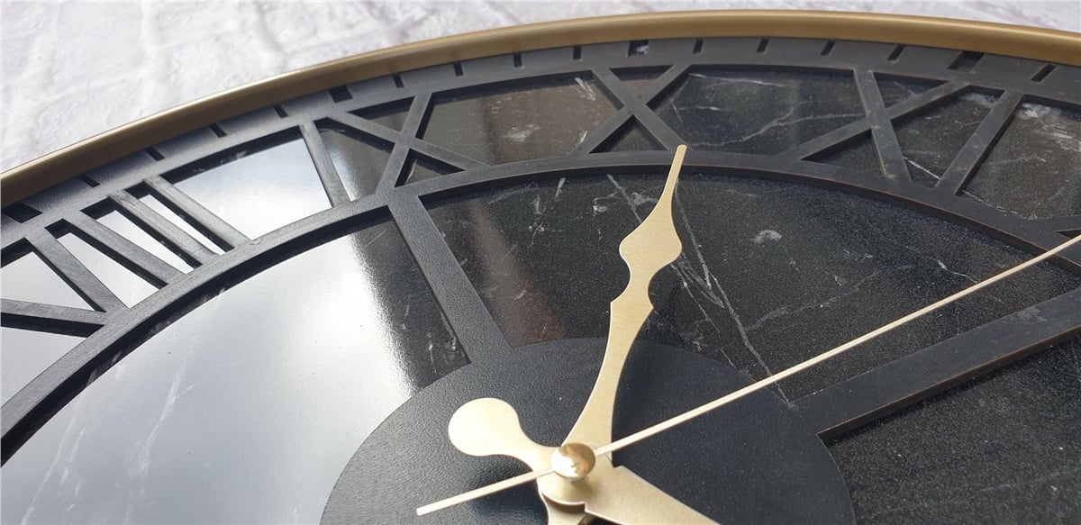 Markakanvas Altın(Gold) Renkli Metal Kasalı Mermer Desenli  Duvar Saati  ( Çap 50 cm -Çap 80 cm )