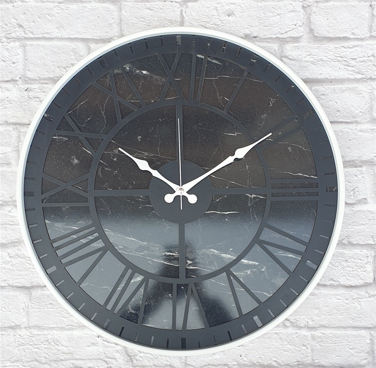 Markakanvas Beyaz Metal Kasalı Mermer Desenli  Duvar Saati  ( Çap 50 cm -Çap 80 cm )