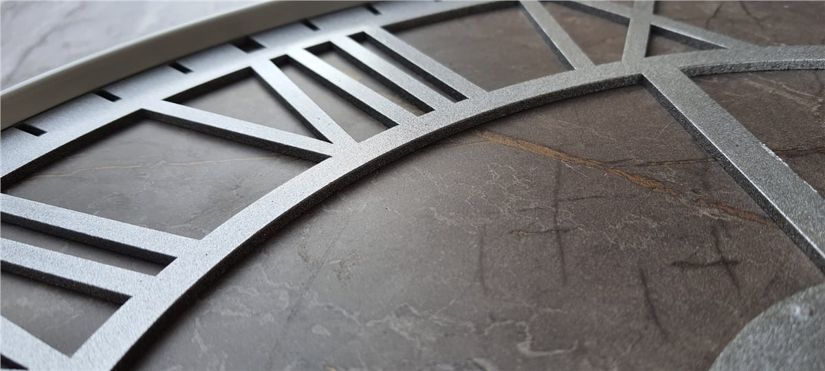 Markakanvas Beyaz Metal Kasalı Mermer Desenli  Duvar Saati  ( Çap 50 cm -Çap 80 cm )