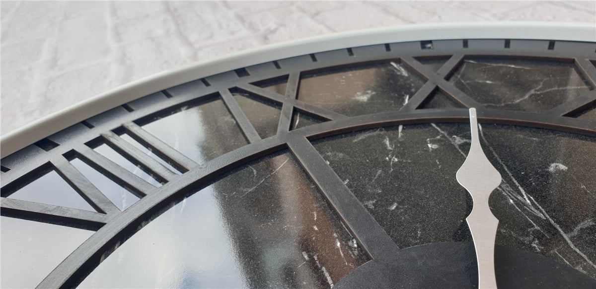 Markakanvas Beyaz Metal Kasalı Mermer Desenli  Duvar Saati  ( Çap 50 cm -Çap 80 cm )