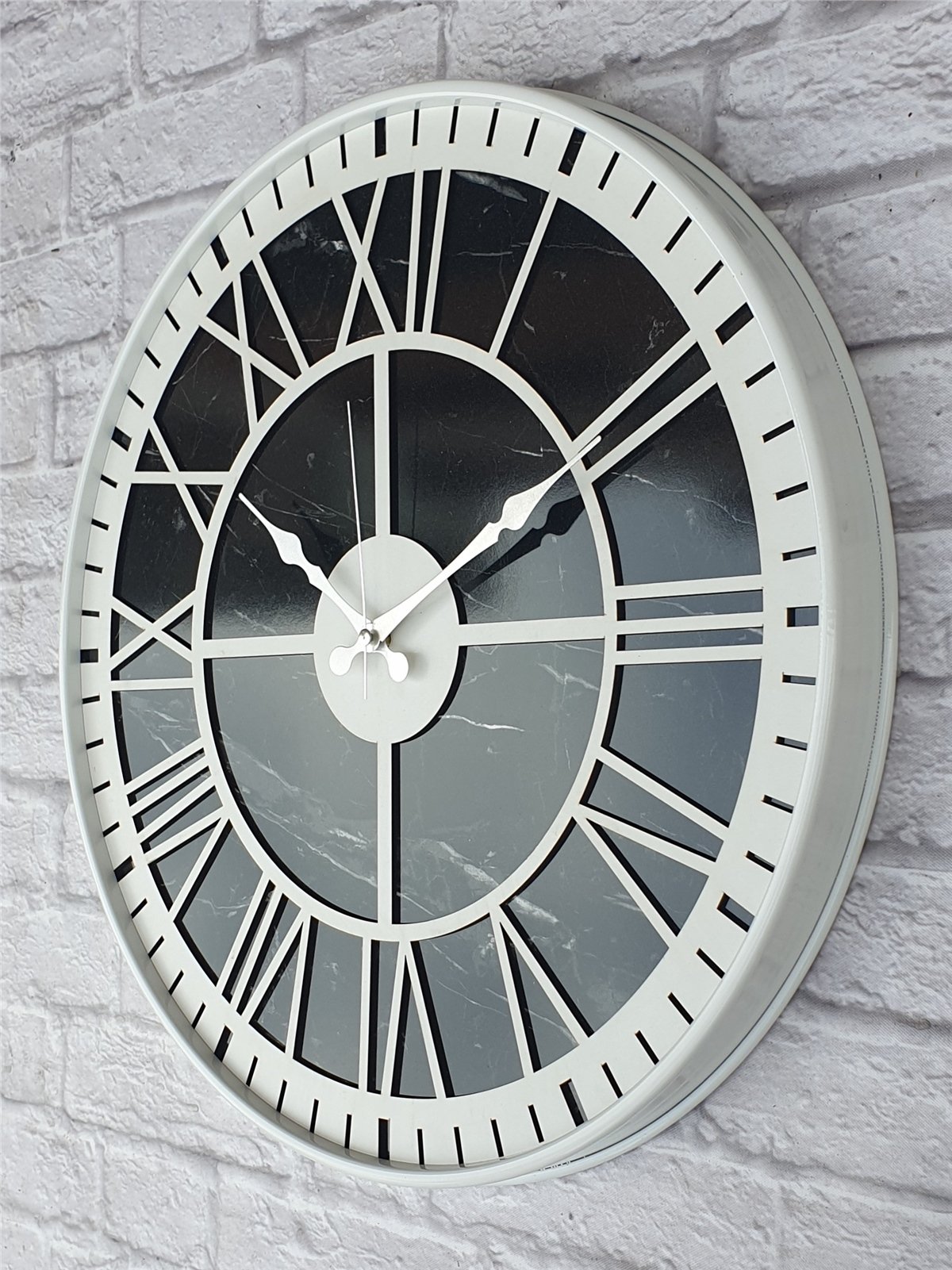 Markakanvas Beyaz Metal Kasalı Mermer Desenli  Duvar Saati  ( Çap 50 cm -Çap 80 cm )