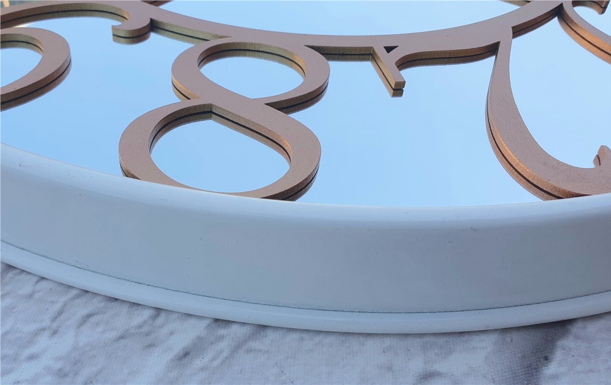 Markakanvas Beyaz Renk Metal Kasalı Aynalı   Duvar Saati Çap 40 cm - Çap 50 cm