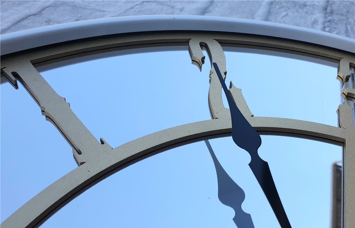 Markakanvas Beyaz Renk Metal Kasalı Aynalı   Duvar Saati Çap 40 cm - Çap 50 cm