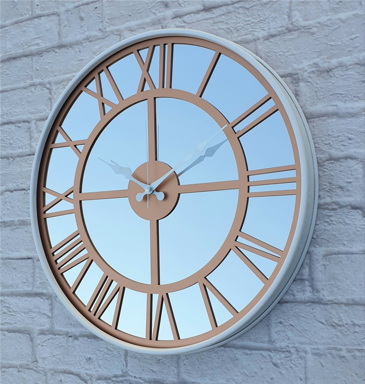 Markakanvas Beyaz Renk Metal Kasalı Aynalı   Duvar Saati Çap 40 cm - Çap 50 cm
