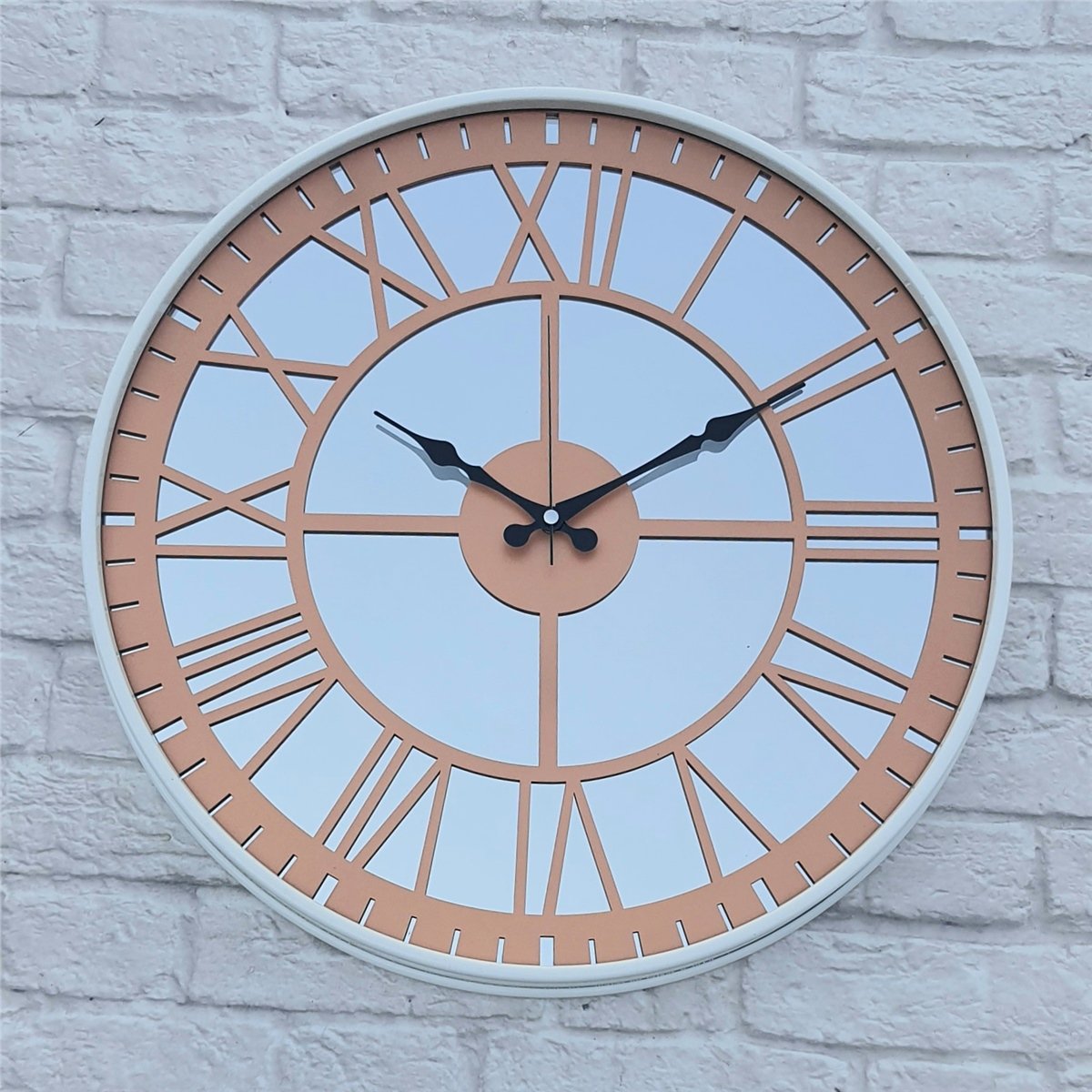 Markakanvas Beyaz Renk Metal Kasalı Aynalı   Duvar Saati Çap 40 cm - Çap 50 cm