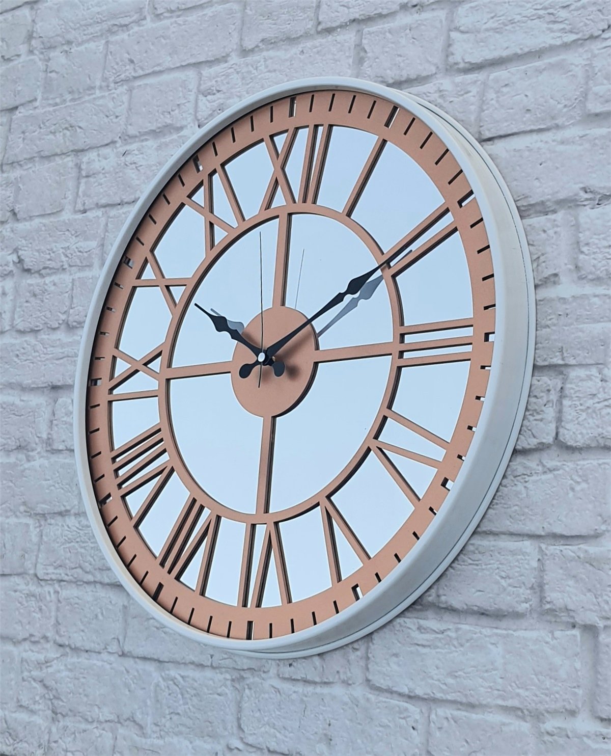 Markakanvas Beyaz Renk Metal Kasalı Aynalı   Duvar Saati Çap 40 cm - Çap 50 cm
