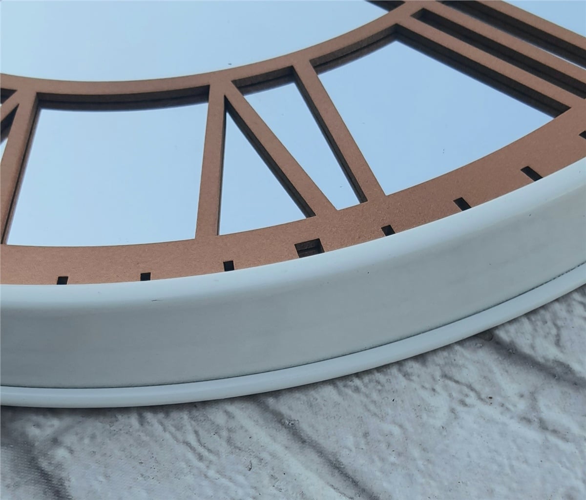 Markakanvas Beyaz Renk Metal Kasalı Aynalı   Duvar Saati Çap 40 cm - Çap 50 cm