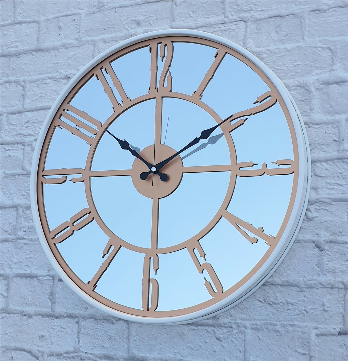 Markakanvas Beyaz Renk Metal Kasalı Aynalı   Duvar Saati Çap 40 cm - Çap 50 cm