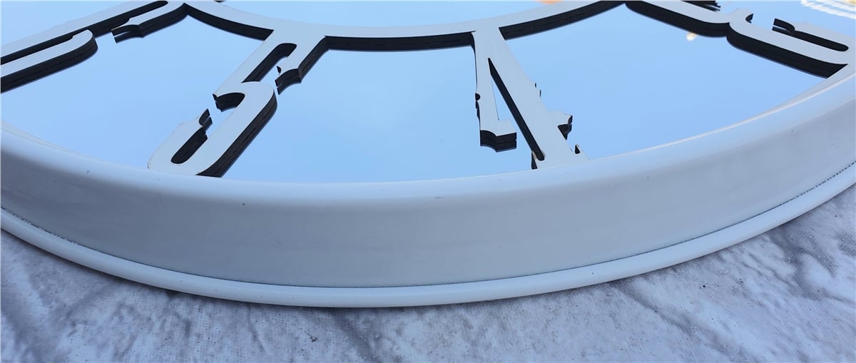 Markakanvas Beyaz Renk Metal Kasalı Aynalı   Duvar Saati Çap 40 cm - Çap 50 cm