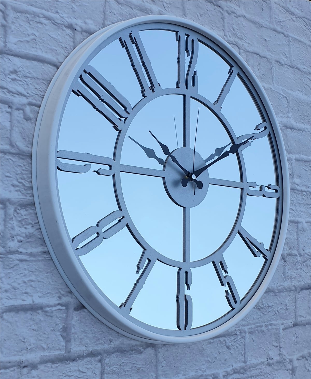 Markakanvas Beyaz Renk Metal Kasalı Aynalı   Duvar Saati Çap 40 cm - Çap 50 cm