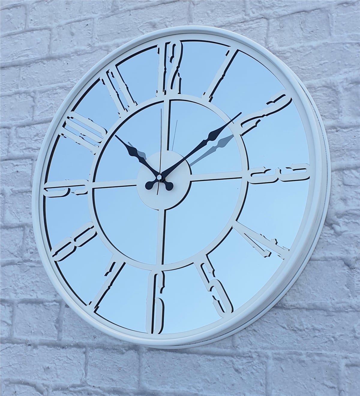 Markakanvas Beyaz Renk Metal Kasalı Aynalı   Duvar Saati Çap 40 cm - Çap 50 cm