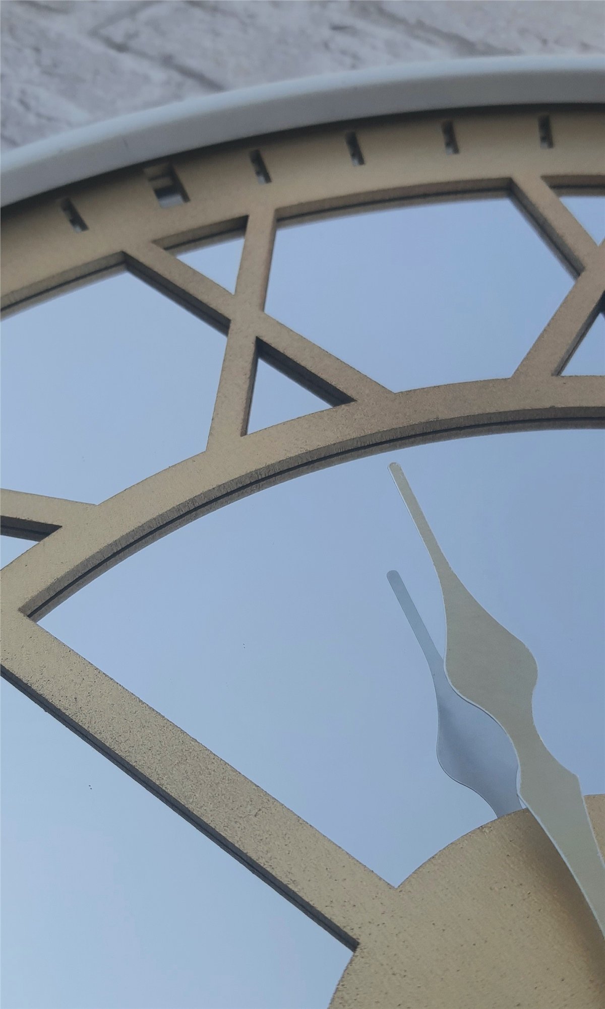 Markakanvas Beyaz Renk Metal Kasalı Aynalı   Duvar Saati Çap 40 cm - Çap 50 cm