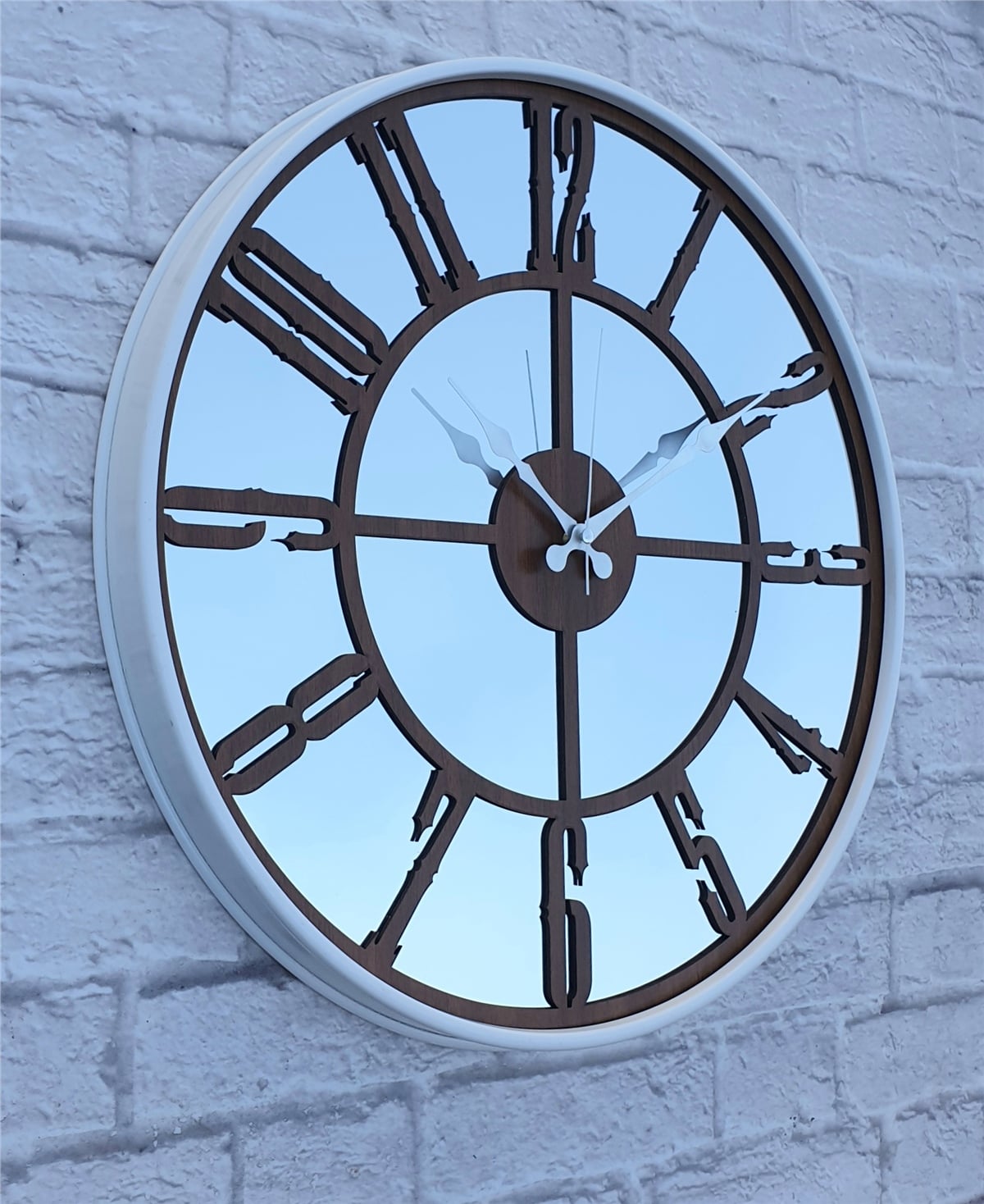 Markakanvas Beyaz Renk Metal Kasalı Aynalı   Duvar Saati Çap 40 cm - Çap 50 cm