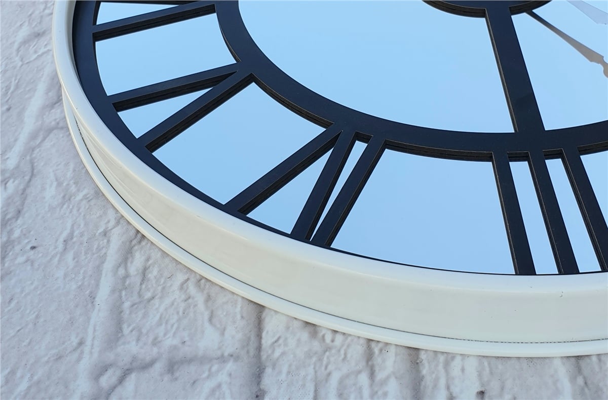Markakanvas Beyaz Renk Metal Kasalı Aynalı   Duvar Saati Çap 40 cm - Çap 50 cm