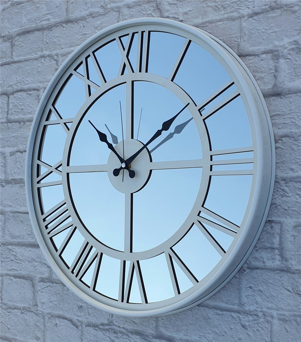 Markakanvas Beyaz Renk Metal Kasalı Aynalı   Duvar Saati Çap 40 cm - Çap 50 cm