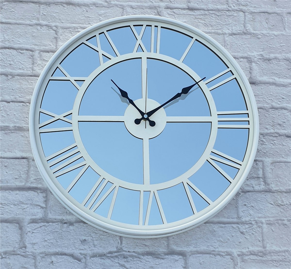 Markakanvas Beyaz Renk Metal Kasalı Aynalı   Duvar Saati Çap 40 cm - Çap 50 cm