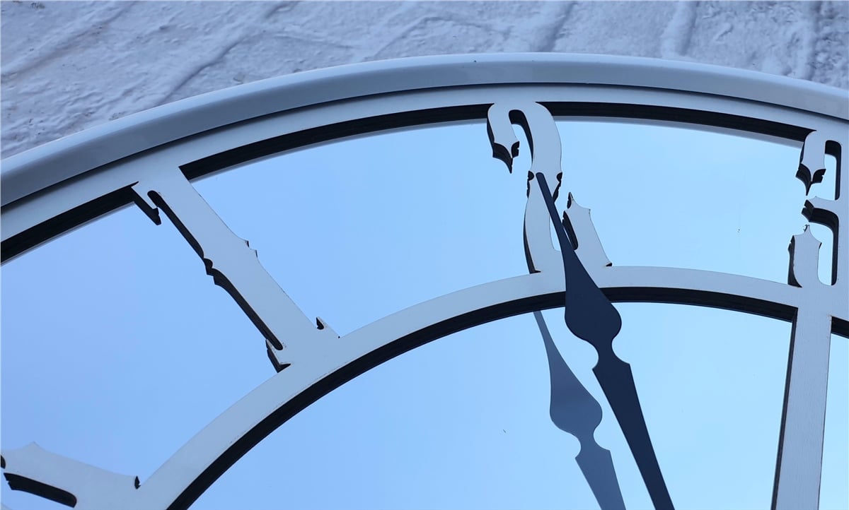 Markakanvas Beyaz Renk Metal Kasalı Aynalı   Duvar Saati Çap 40 cm - Çap 50 cm