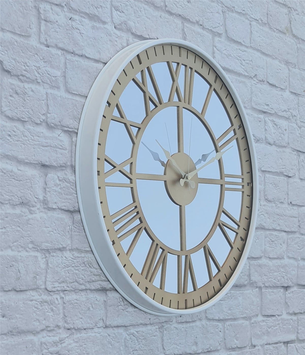 Markakanvas Beyaz Renk Metal Kasalı Aynalı   Duvar Saati Çap 40 cm - Çap 50 cm