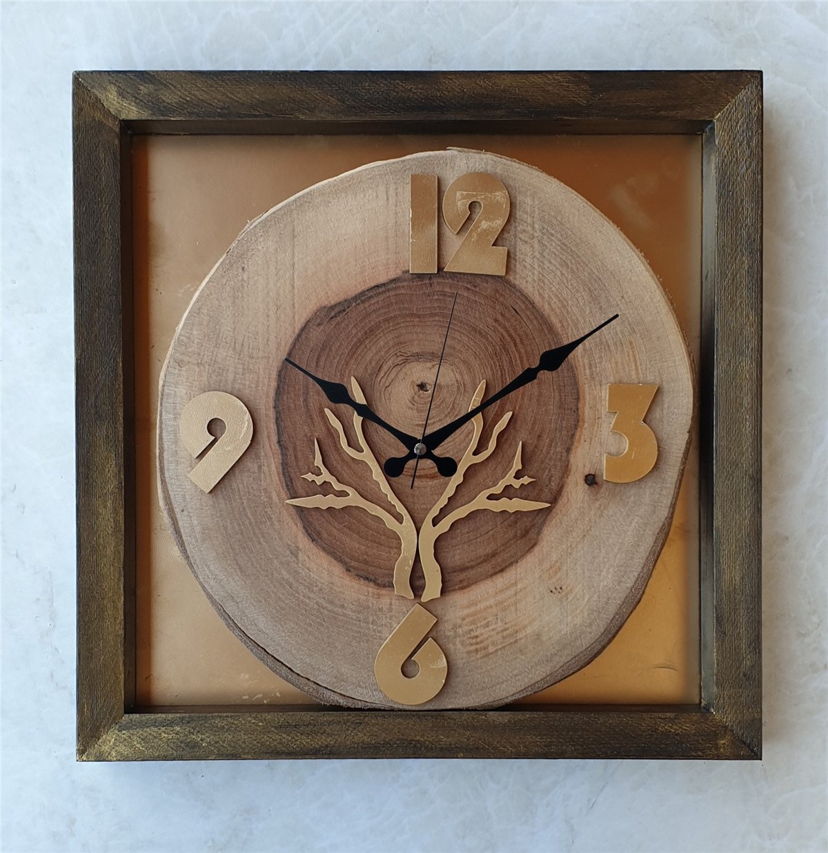 Markakanvas Kare, Doğal Masif Ahşap Ceviz Ağacı  Altın GOLD) Rakam Renkli  DUVAR , MASA Saati 30x30 cm