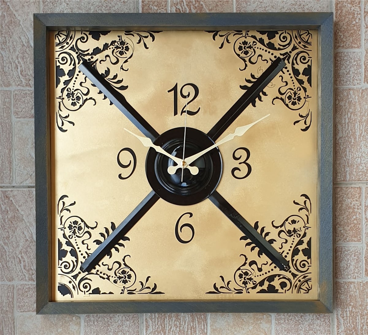 Markakanvas Metal , Ahşap Eskitme Duvar Saati 50x50cm