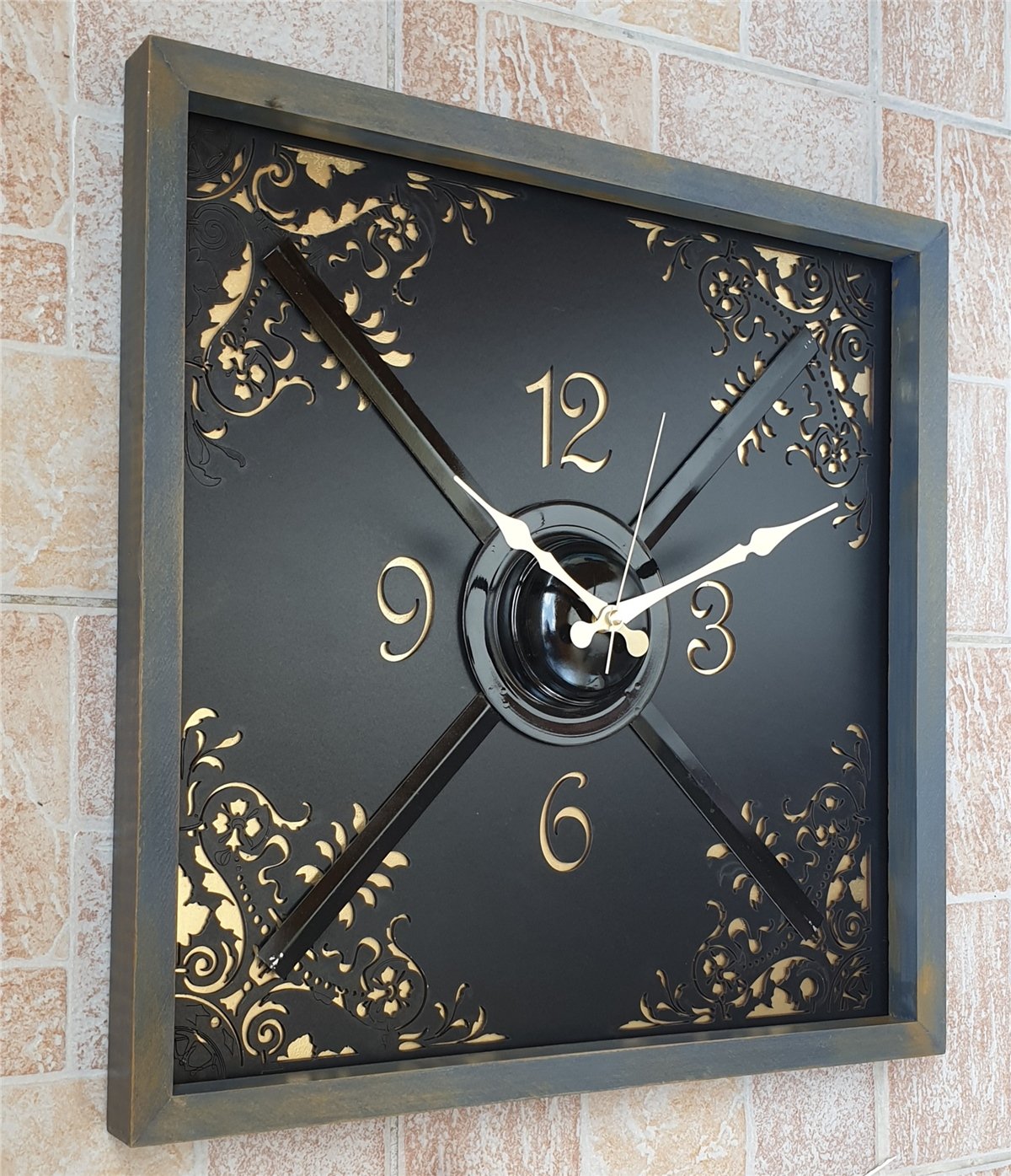 Markakanvas Metal , Ahşap Eskitme Duvar Saati 50x50cm