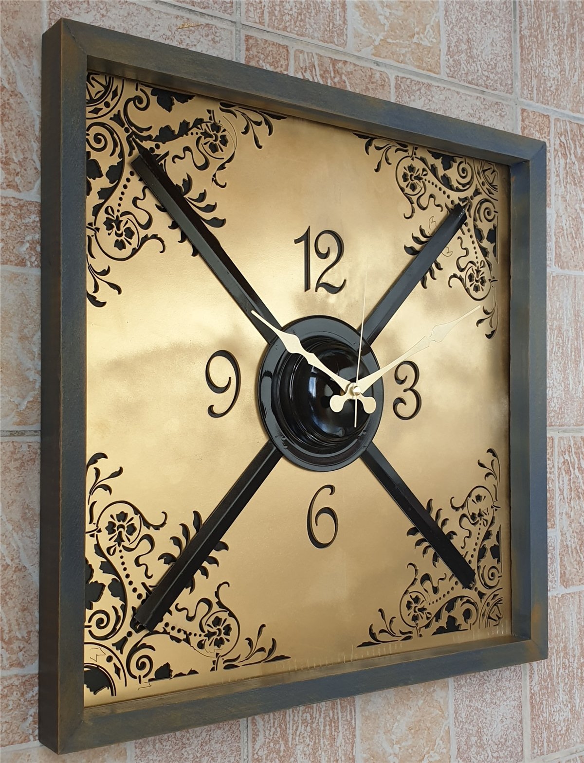 Markakanvas Metal , Ahşap Eskitme Duvar Saati 50x50cm