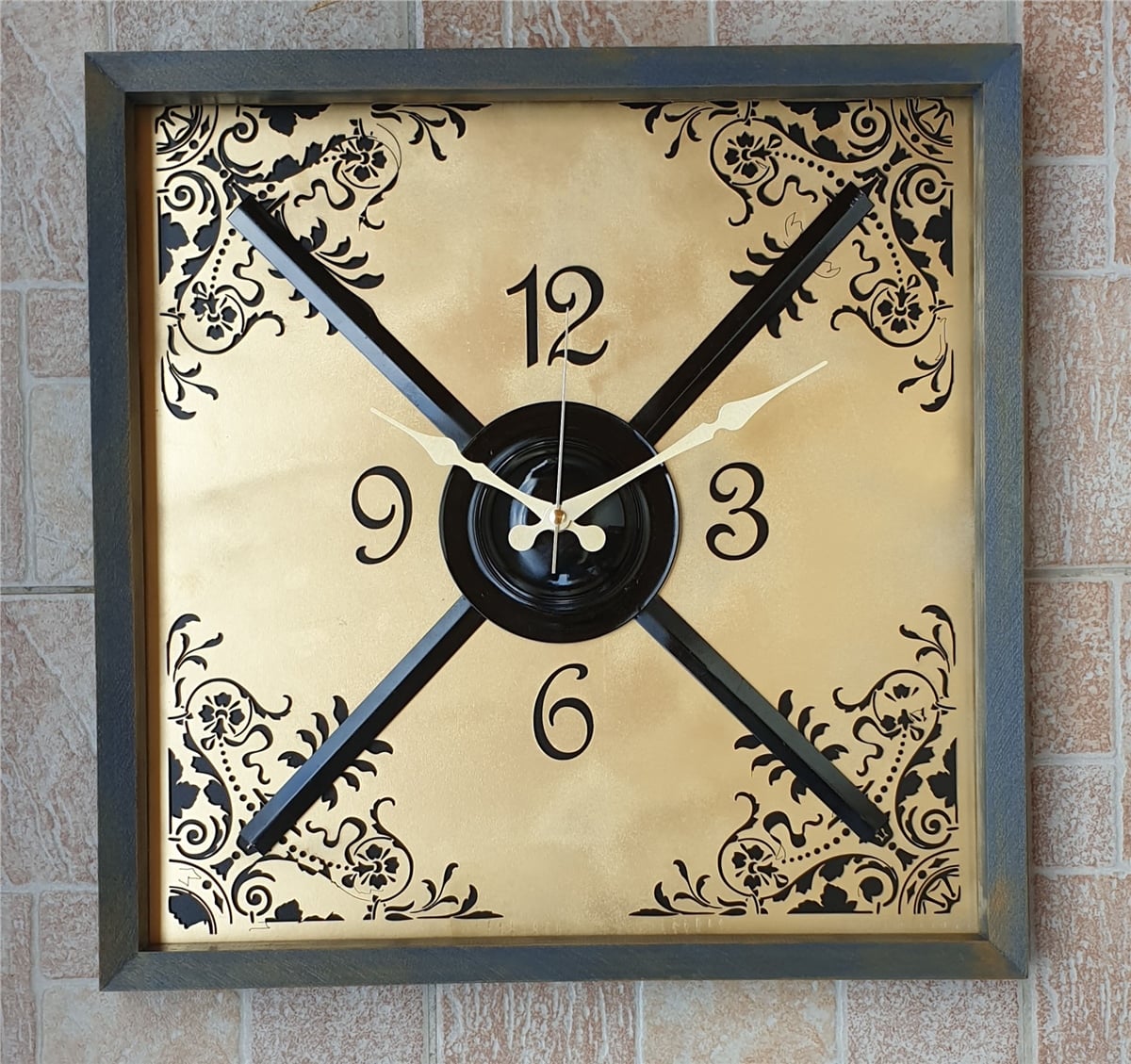 Markakanvas Metal , Ahşap Eskitme Duvar Saati 50x50cm