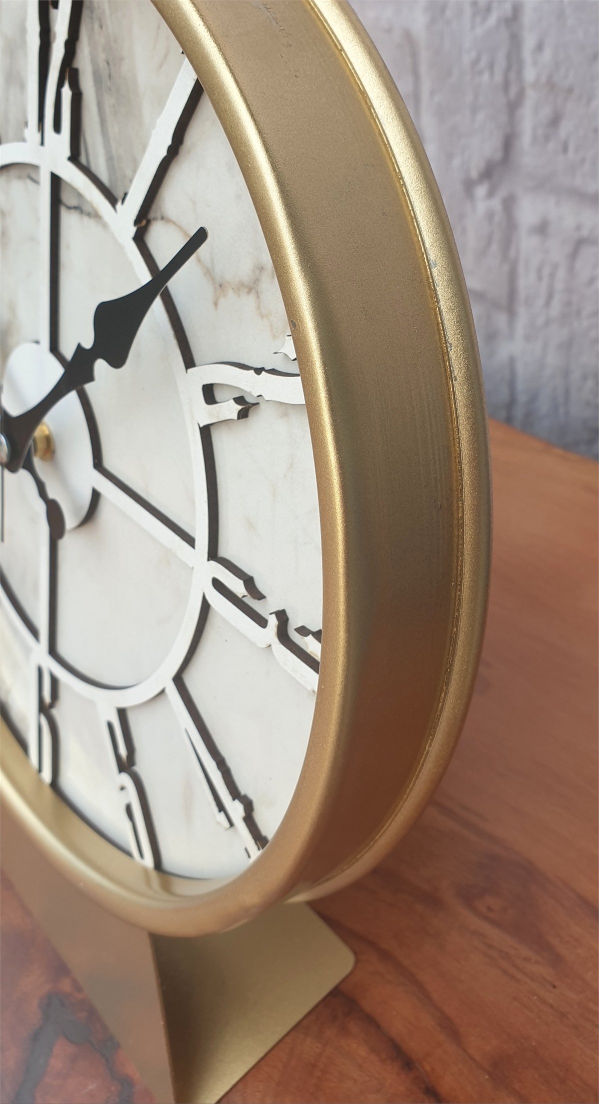 Markakanvas Metal Kasalı (Altın -Gold Renkli) Mermer Desenli  Masa ,Konsol Saati