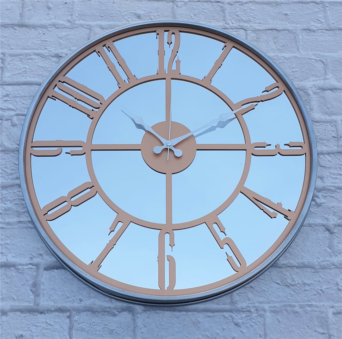 Markakanvas Metalik Gri Renkli Metal Kasalı Aynalı Duvar Saati Çap 40 cm - Çap 50 cm