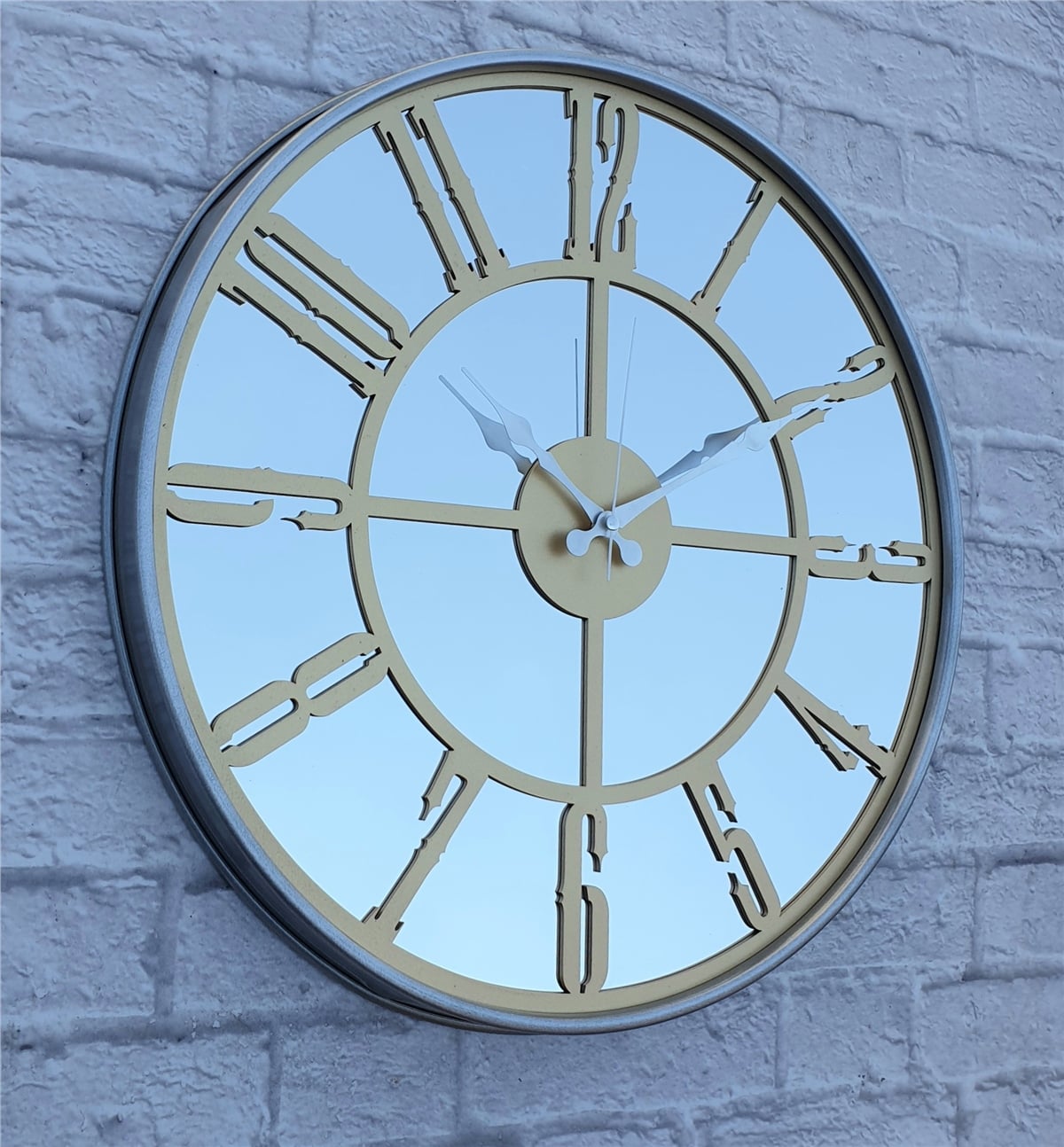 Markakanvas Metalik Gri Renkli Metal Kasalı Aynalı Duvar Saati Çap 40 cm - Çap 50 cm