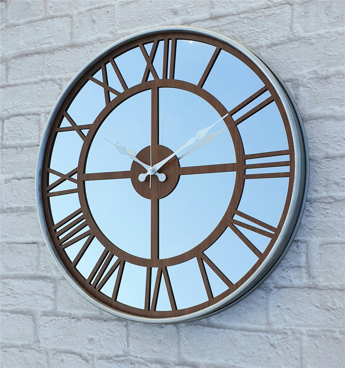 Markakanvas Metalik Gri Renkli Metal Kasalı Aynalı Duvar Saati Çap 40 cm - Çap 50 cm