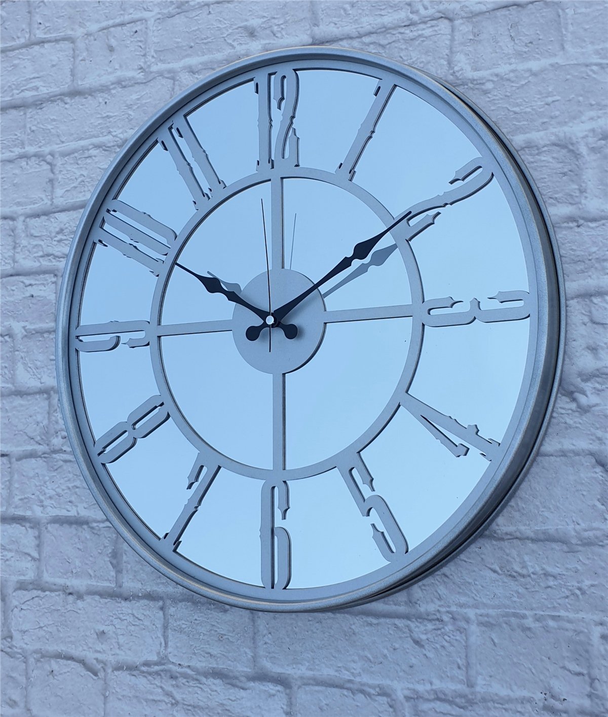 Markakanvas Metalik Gri Renkli Metal Kasalı Aynalı Duvar Saati Çap 40 cm - Çap 50 cm