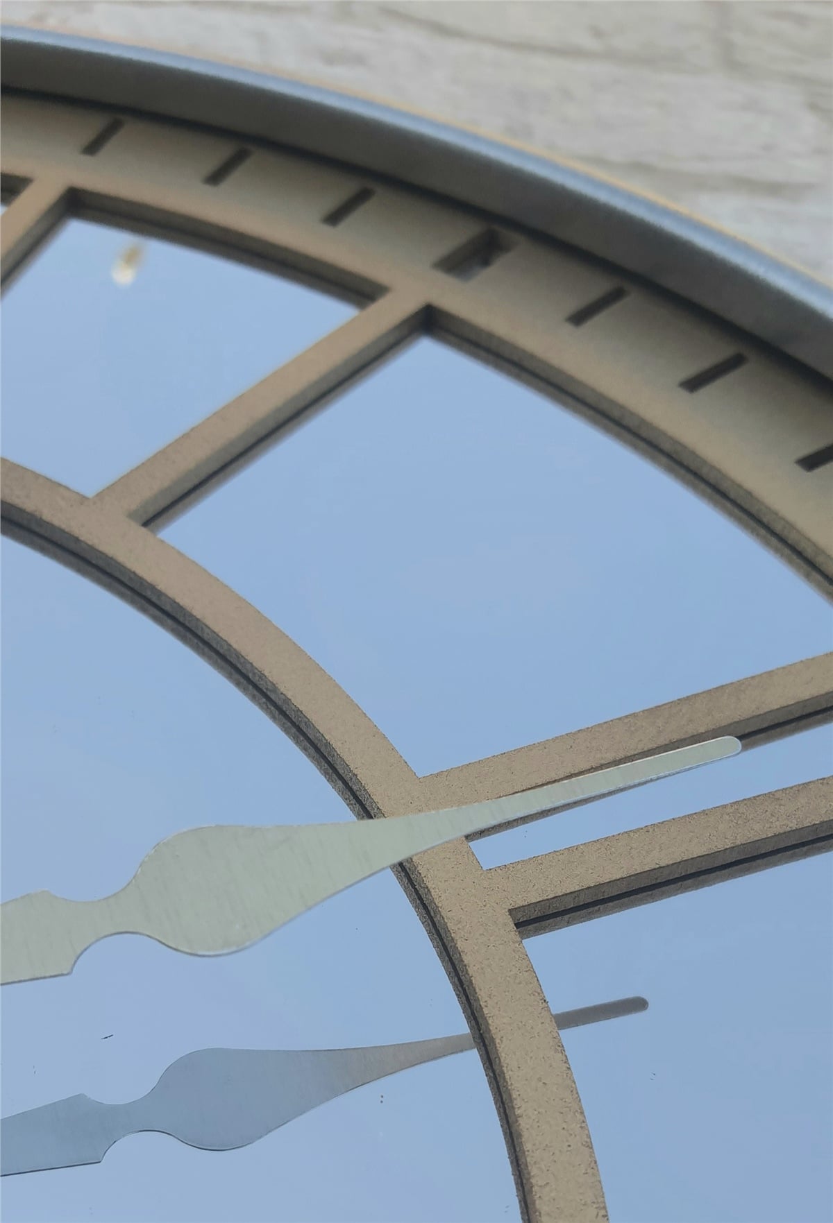 Markakanvas Metalik Gri Renkli Metal Kasalı Aynalı Duvar Saati Çap 40 cm - Çap 50 cm