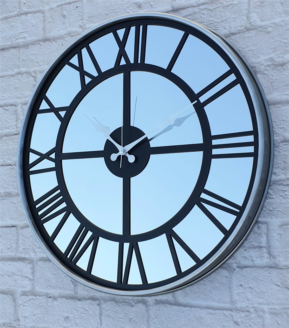Markakanvas Metalik Gri Renkli Metal Kasalı Aynalı Duvar Saati Çap 40 cm - Çap 50 cm