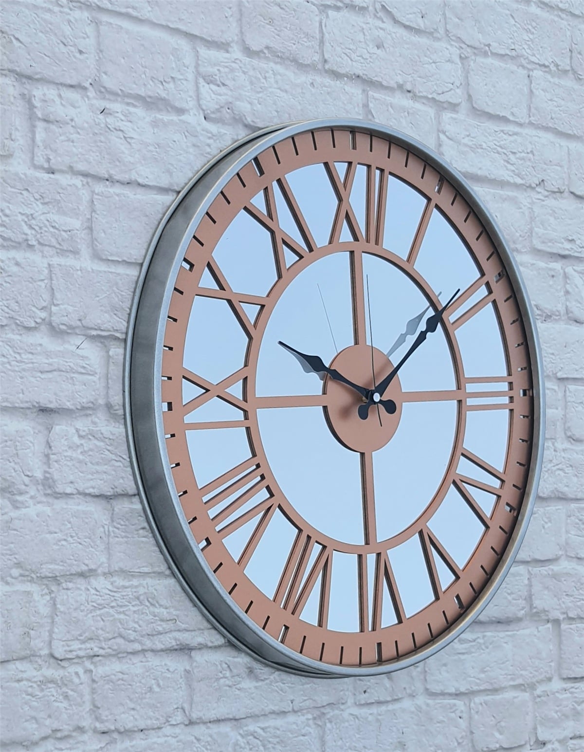 Markakanvas Metalik Gri Renkli Metal Kasalı Aynalı Duvar Saati Çap 40 cm - Çap 50 cm
