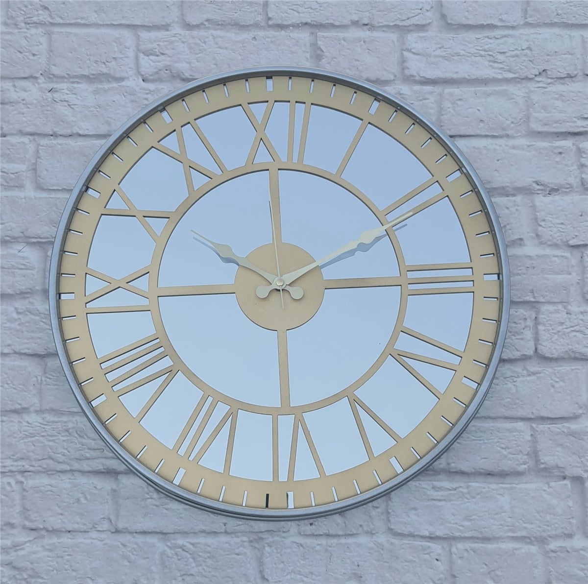 Markakanvas Metalik Gri Renkli Metal Kasalı Aynalı Duvar Saati Çap 40 cm - Çap 50 cm