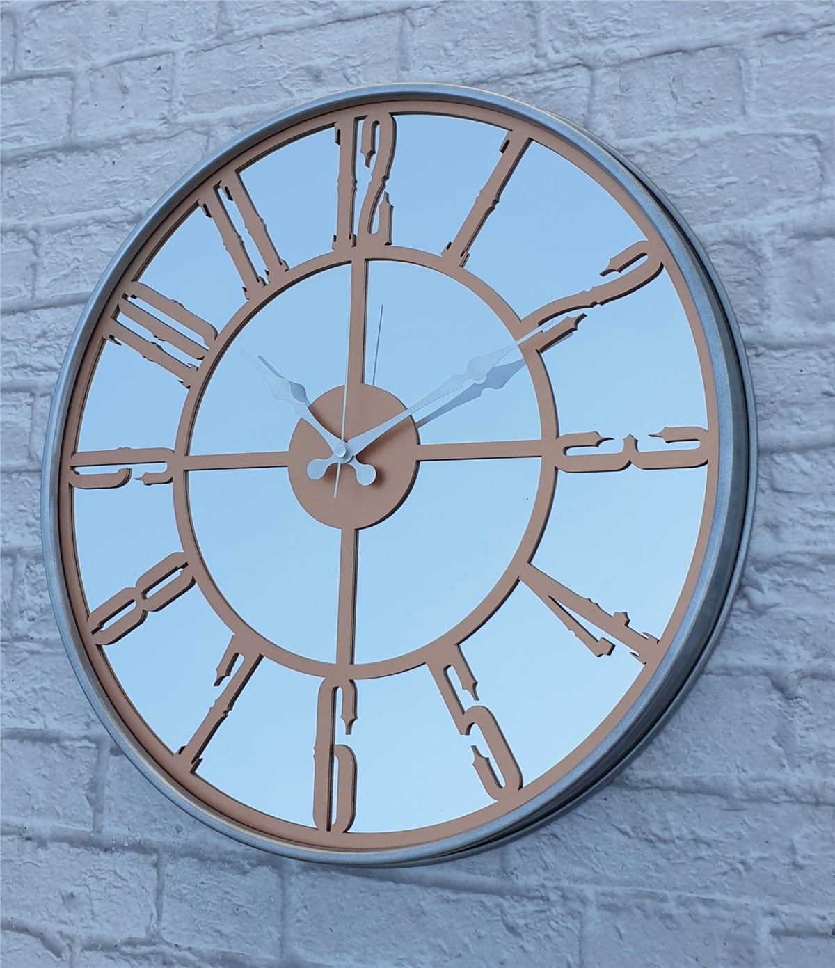 Markakanvas Metalik Gri Renkli Metal Kasalı Aynalı Duvar Saati Çap 40 cm - Çap 50 cm