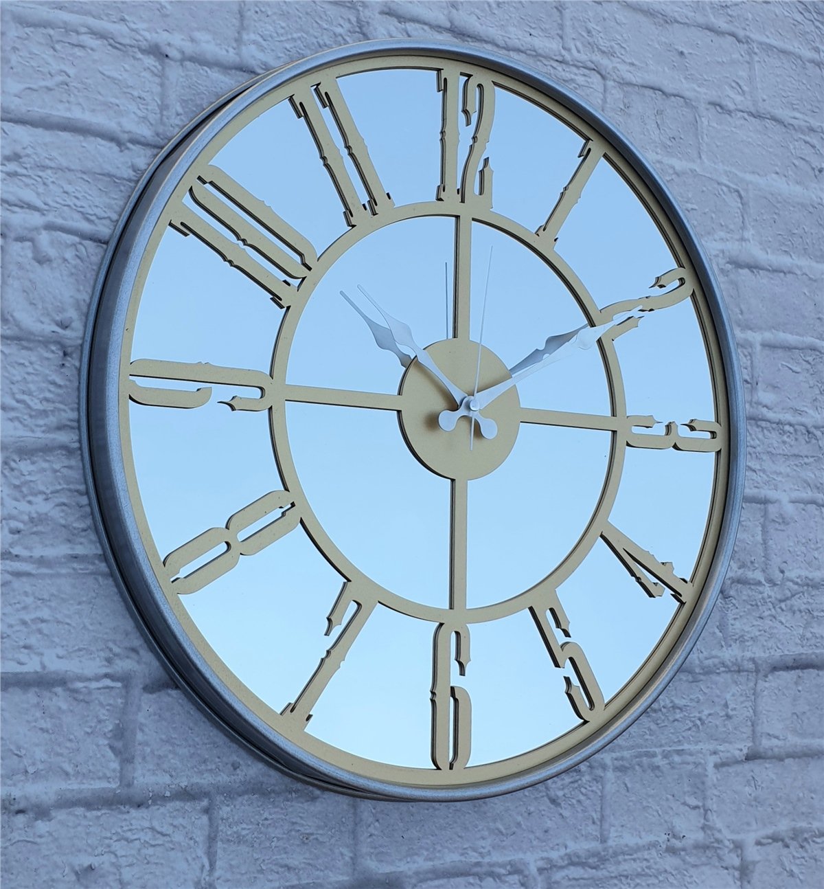 Markakanvas Metalik Gri Renkli Metal Kasalı Aynalı Duvar Saati Çap 40 cm - Çap 50 cm