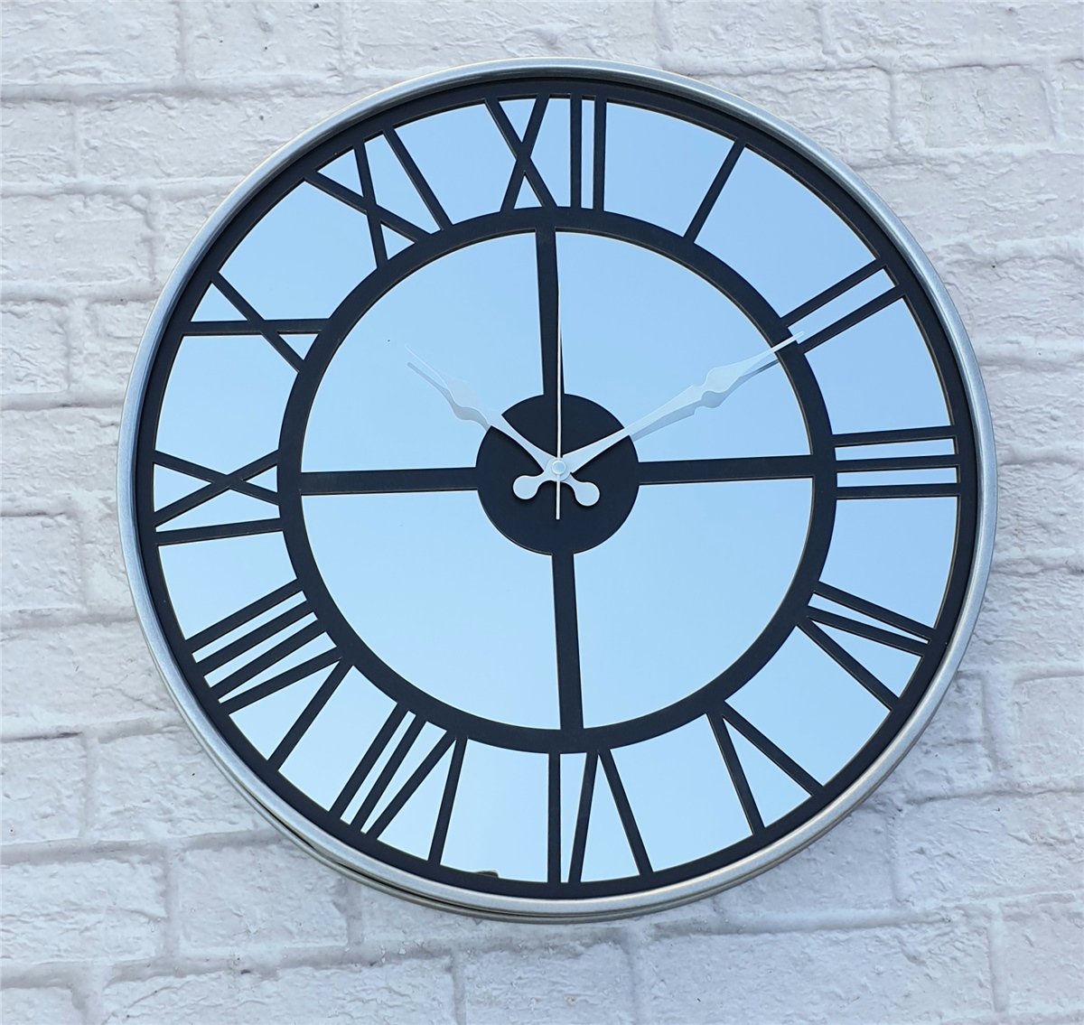 Markakanvas Metalik Gri Renkli Metal Kasalı Aynalı Duvar Saati Çap 40 cm - Çap 50 cm