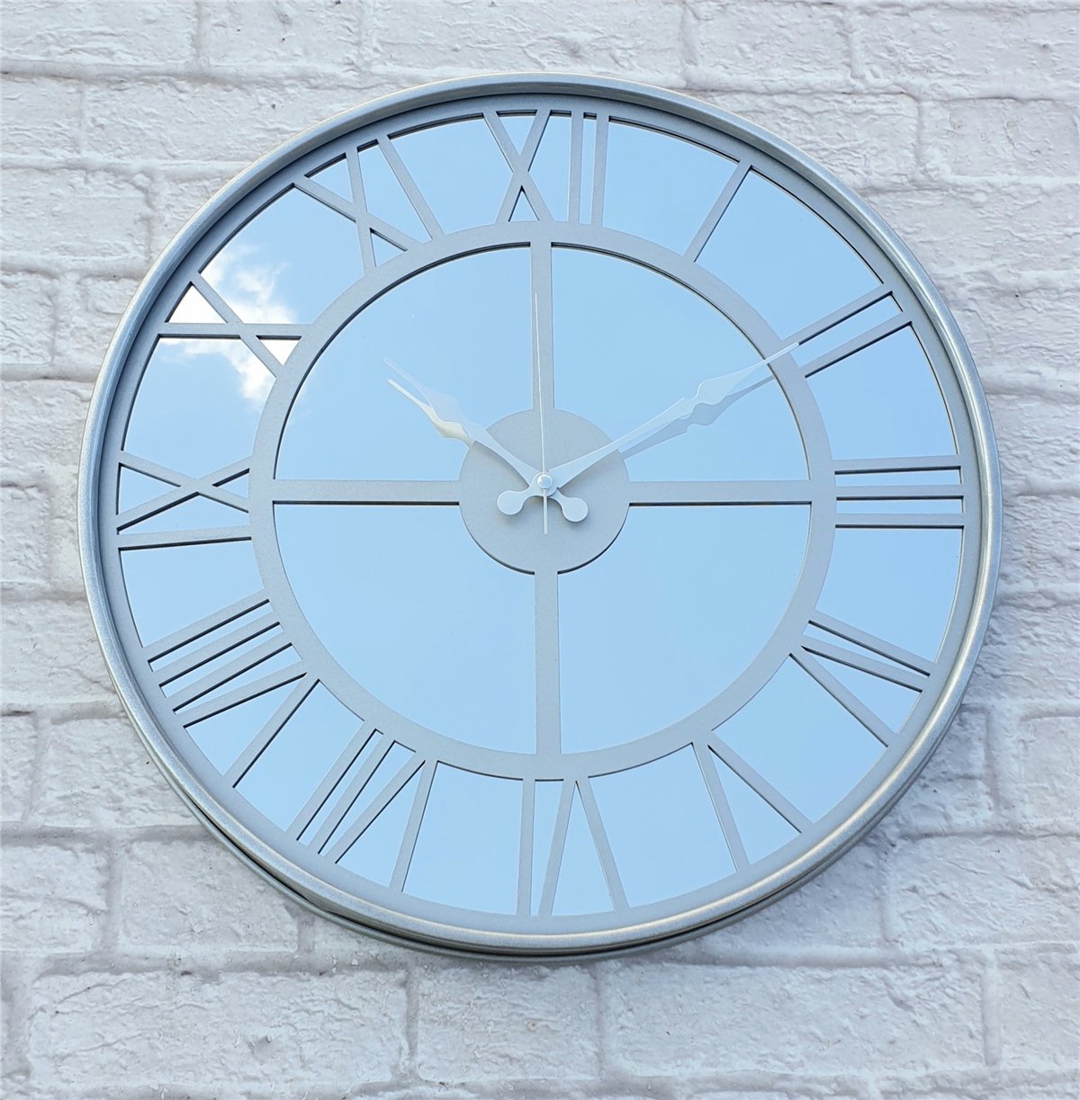 Markakanvas Metalik Gri Renkli Metal Kasalı Aynalı Duvar Saati Çap 40 cm - Çap 50 cm