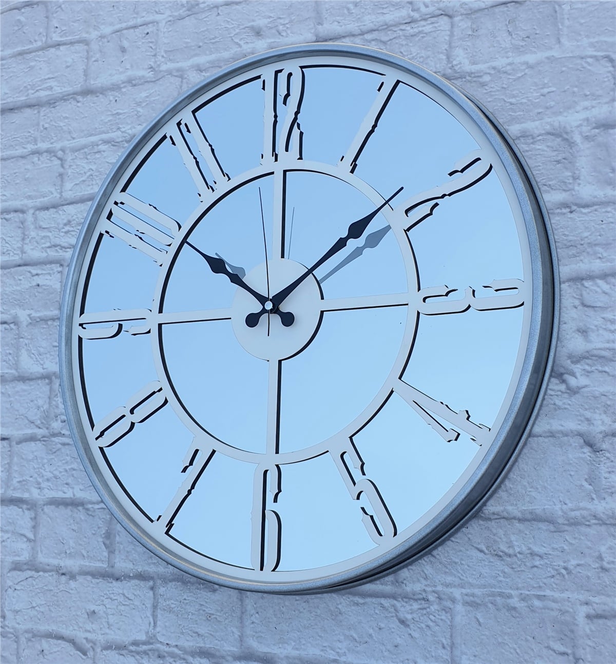 Markakanvas Metalik Gri Renkli Metal Kasalı Aynalı Duvar Saati Çap 40 cm - Çap 50 cm