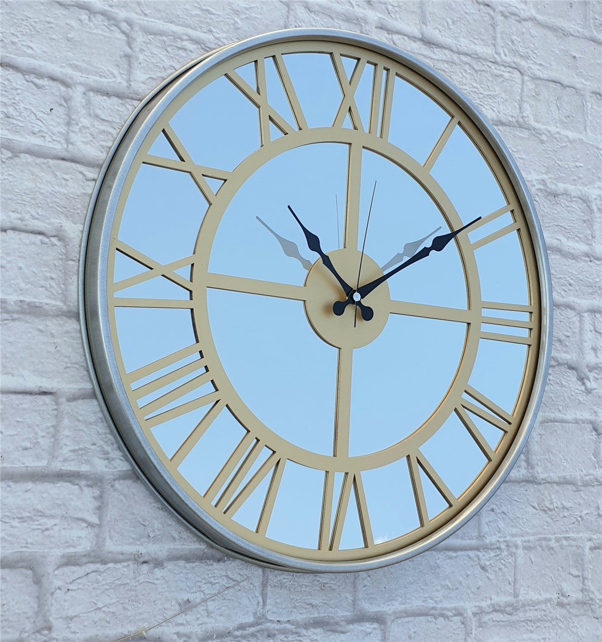 Markakanvas Metalik Gri Renkli Metal Kasalı Aynalı Duvar Saati Çap 40 cm - Çap 50 cm