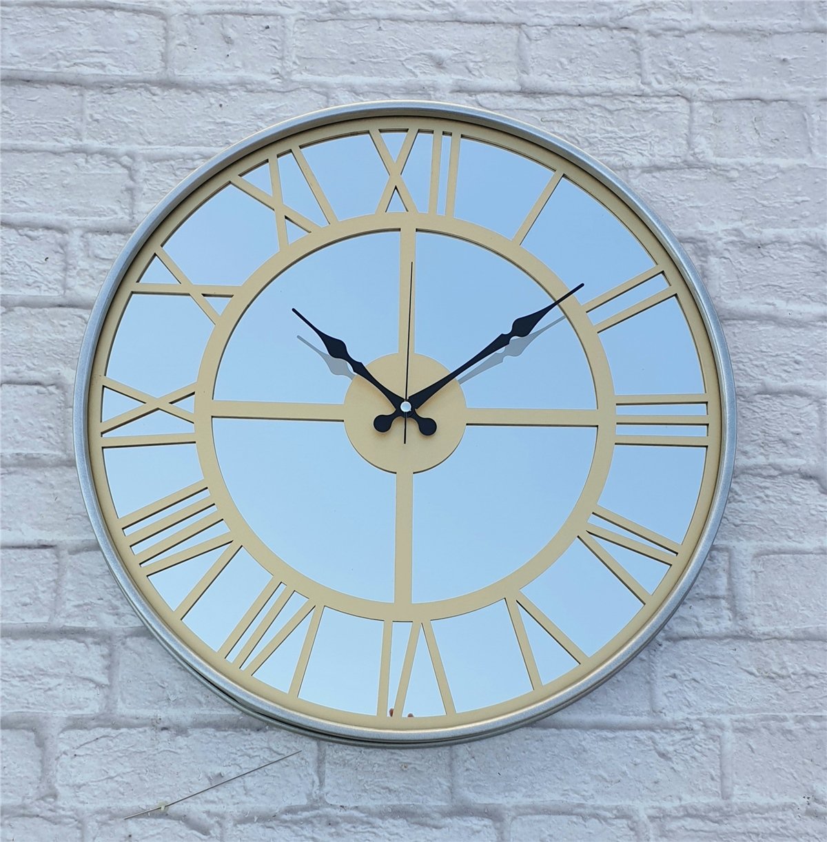 Markakanvas Metalik Gri Renkli Metal Kasalı Aynalı Duvar Saati Çap 40 cm - Çap 50 cm