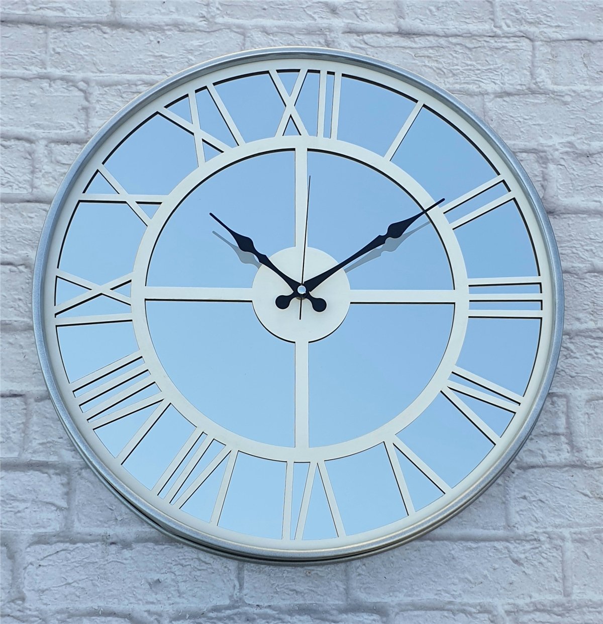Markakanvas Metalik Gri Renkli Metal Kasalı Aynalı Duvar Saati Çap 40 cm - Çap 50 cm