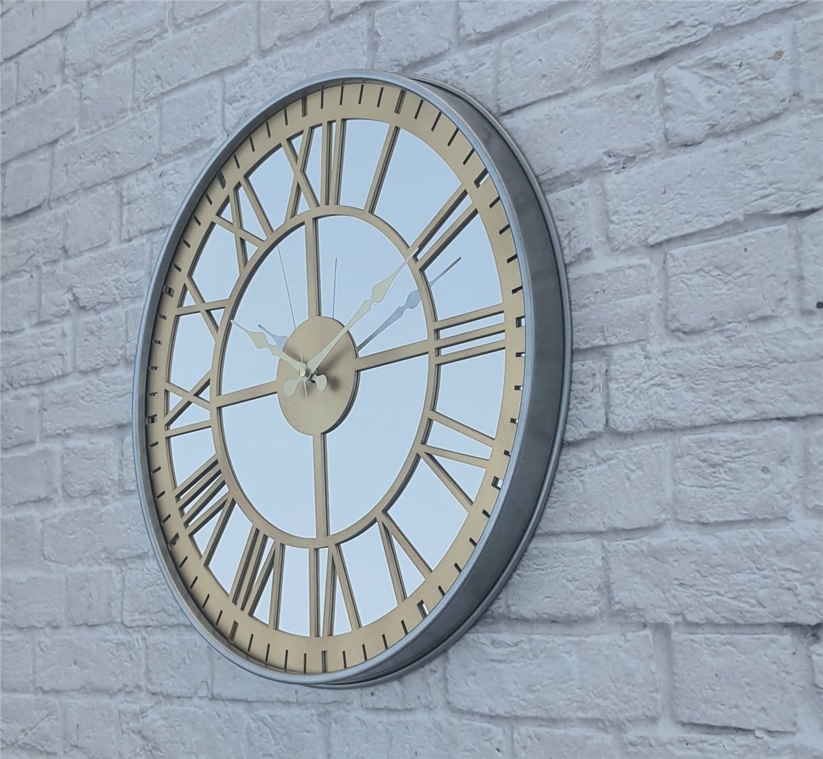 Markakanvas Metalik Gri Renkli Metal Kasalı Aynalı Duvar Saati Çap 40 cm - Çap 50 cm