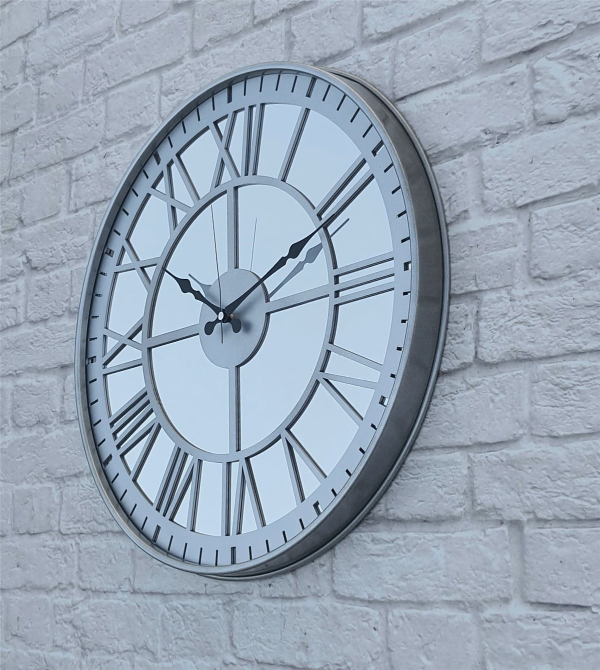 Markakanvas Metalik Gri Renkli Metal Kasalı Aynalı Duvar Saati Çap 40 cm - Çap 50 cm