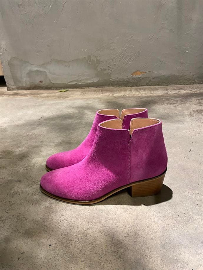 WESTREN TOPUK PEMBE SÜET KISA BOT