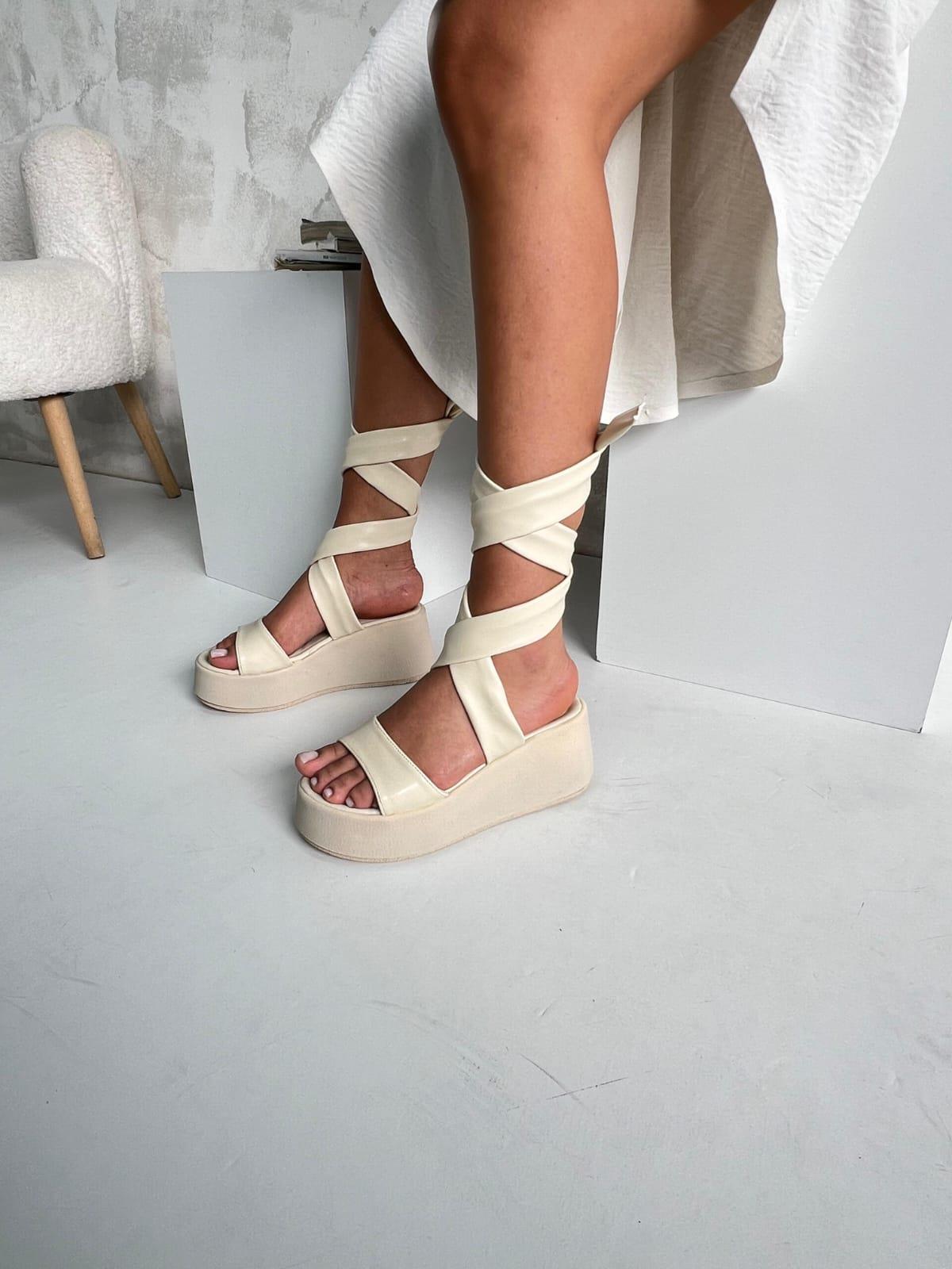 Banze Nude Bağcık Detaylı Sandalet